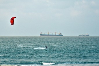 Kitesurf  na Praia São Marcos.