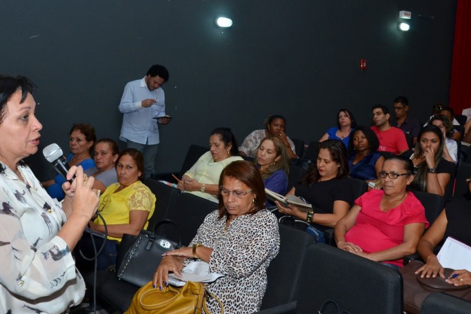 Prefeitura capacita gestores escolares para preenchimento do Censo Escolar 2015