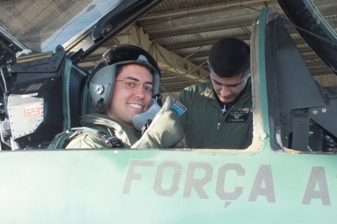 Pedro Nehmem treinou em caça F-5 da FABDivulgação/FAB  