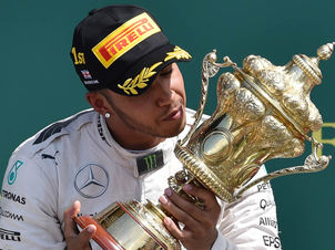 Hamilton vence o GP da Inglaterra; Massa fica fora do pódio   