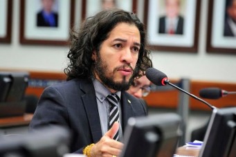 Deputado Jean Wyllys em sessão na Câmara