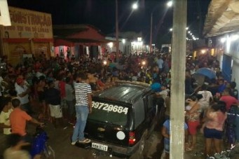 Populares tentam impedir transferência de presa em Centro do Guilherme