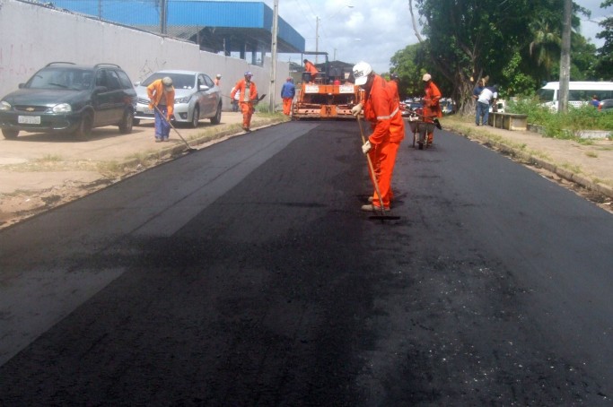 Bairro da Vila Palmeira recebe asfalto novo em 18 vias 