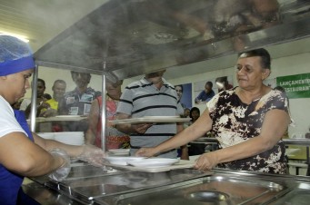 Governo do Estado lança o serviço de jantar nos Restaurantes Populares e anuncia ampliação da rede