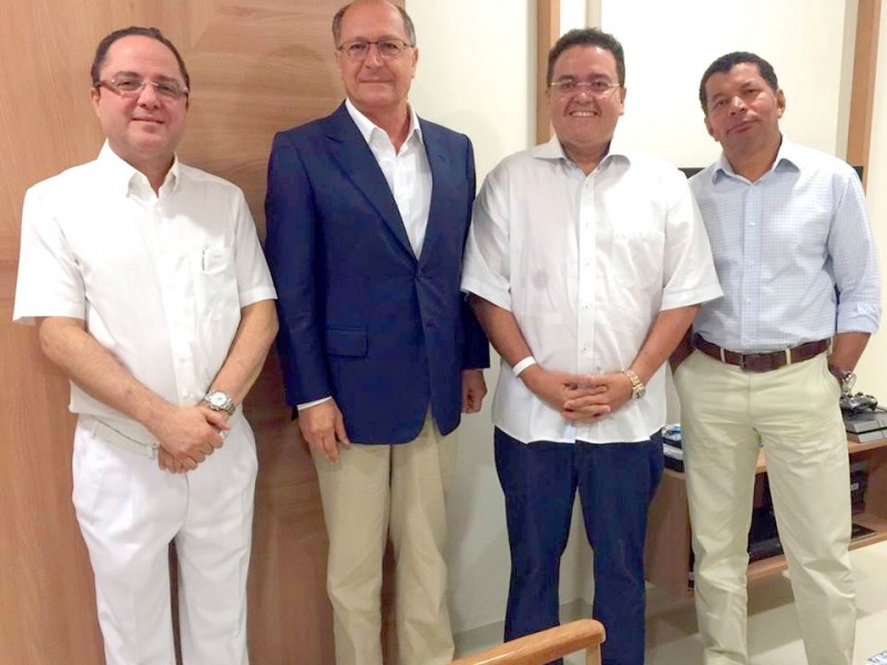 Geraldo Alckmin, do PSDB, visita senador Roberto Rocha, do PSB
