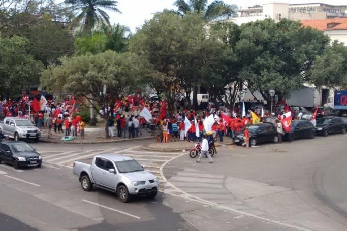 Manifestantes pró Dilma dizem não ao golpe 