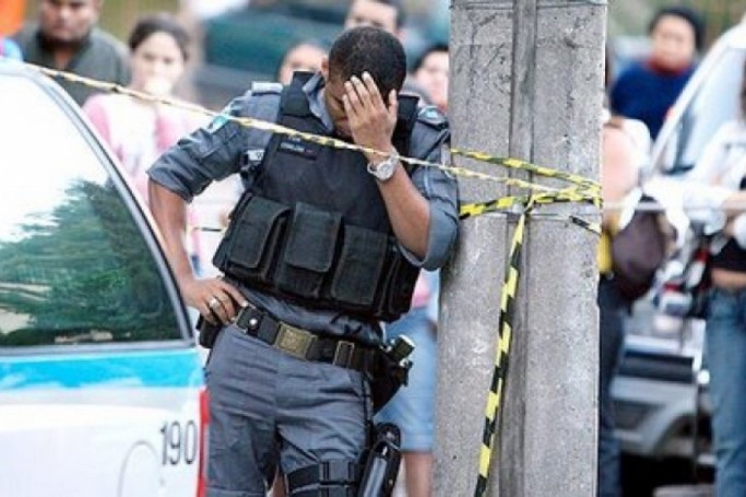 PESQUISA,  Pesquisa mostra que grande parte dos policias de sentem sob pressão no ofício