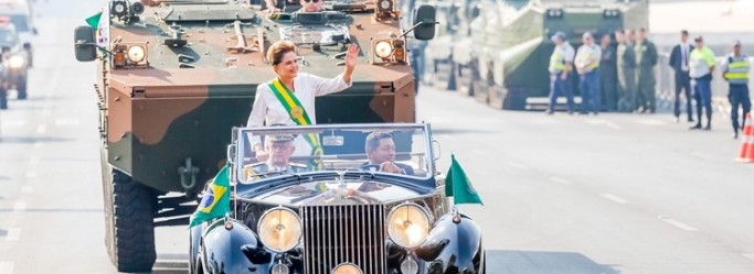 Brasília - DF, 07/09/2015. Presidenta Dilma Rousseff durante o desfile cívico-militar de 7 de Setembro em comemoração ao Dia da Independência. Foto: Ichiro Guerra/PR