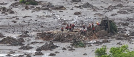 Bombeiros confirmam morte de menina de 5 anos em tragédia em Mariana