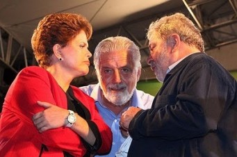 Lula faz reunião de emergência com Dilma e Jaques Wagner em Brasília