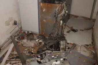 Bandidos explodem caixas eletrônicos de agência bancária em Tifilândia