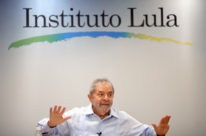 De acordo com os investigadores da Lava Jato, as empresas Camargo Corrêa, Odebrecht, UTC, OAS, Queiroz Galvão e Andrade Gutierrez pagaram 60% de todas as doações para o Instituto Lula e 47% dos valores das palestras para Lula, entre 2011 e 2014