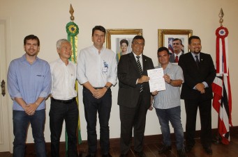Representantes da Emap, Sinfra e da empresa que realizará obra estiveram em audiência com o governador Flávio Dino
