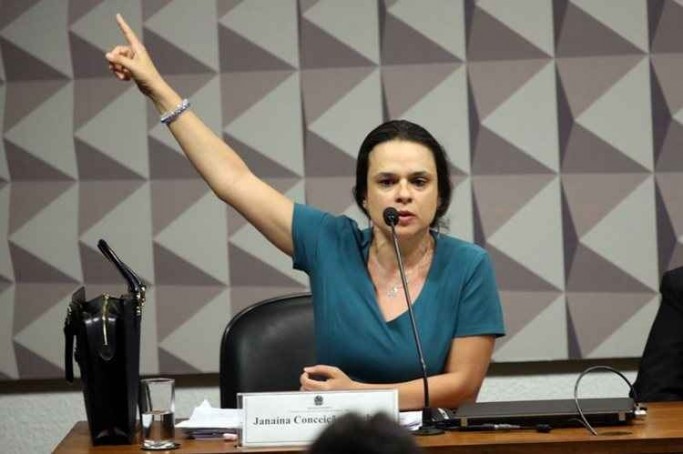 Janaína Paschoal, um dos autores do pedido de afastamento da presidenta Dilma Rousseff, na Comissão Especial do Impeachment no Senado