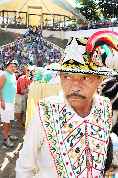 Ensaio Batalhão de OuroHumberto (de chapeú com penas) do Boi do Maracanã em São Luís(MA)Junho de 2011Foto de Marcio RM