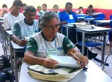 Concentrada no conteúdo das aulas do NCR, realizadas na região do Médio Mearim, Maria Oneida Oliveira declara que, somente agora, aprendeu a controlar a sua produção