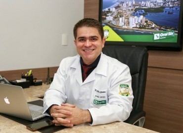 Dr. Elcio Caldas, cirurgião dentista