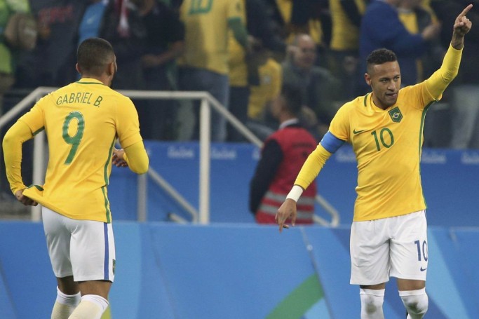 Neymar comemora gol do Brasil contra a Colômbia (P. W. REUTERS)