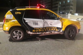 Acidente entre BMW e viatura da Companhia de Polícia Militar Rodoviária Independente