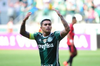 Dudu foi o autor do primeiro gol do Palmeiras na vitória contra o Sport, no Palestra Itália (Djalma Vassao/Gazeta Press)