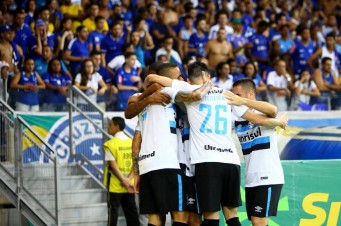 Grêmio conseguiu vantagem importante fora de casa (Lucas Uebel/GrêmioFBPA)