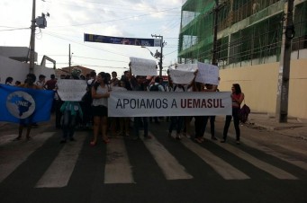 Estudantes fizeram manifestações em apoio a criação da UemaSul