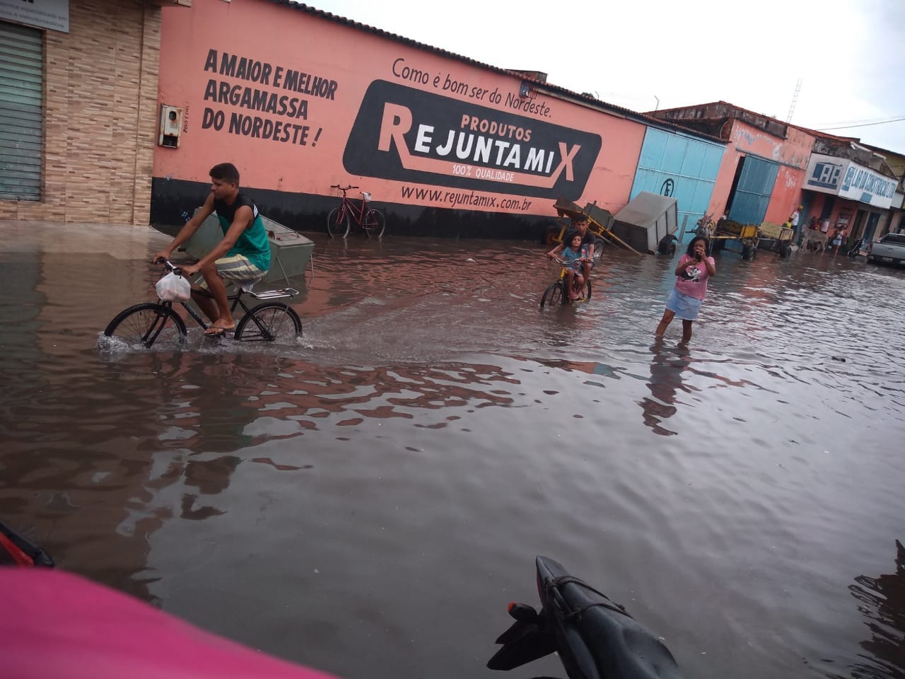 V Deo S O Francisco Tem Ruas Alagadas Pela Chuva Nesta Manh O Imparcial