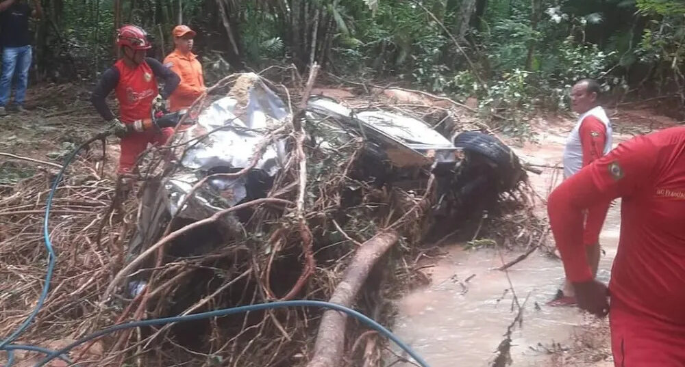 Carro é arrastado por enxurrada e três homens morrem em Açailândia O