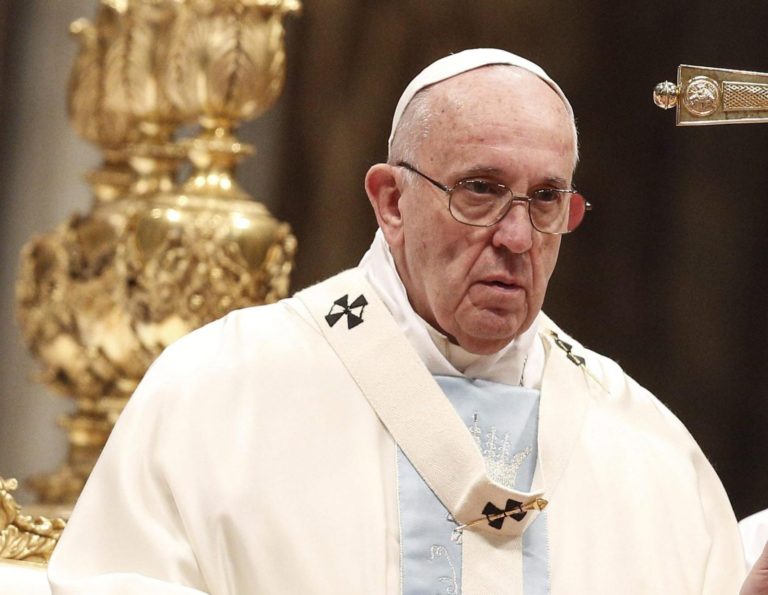Papa Francisco lamenta acidente com a Chapecoense