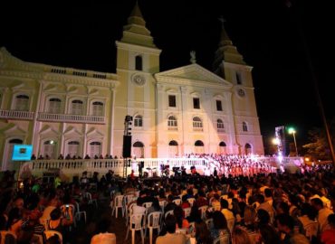 Cantata natalina reúne público na Igreja da Sé