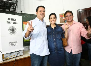 Prefeitos e vereadores eleitos são diplomados na Região Metropolitana
