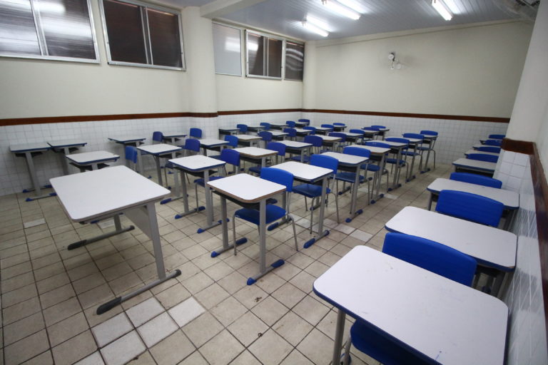Matrículas em escolas de tempo integral iniciam nesta segunda
