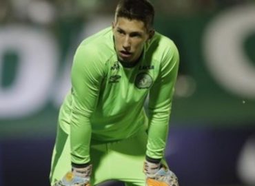 Goleiro Jackson Follmann chega a SP