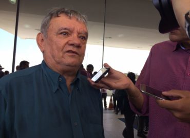 Autoridades lamentam a perda de João Castelo