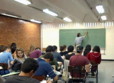 Secretários de educação defendem conteúdo obrigatório mínimo para o ensino médio