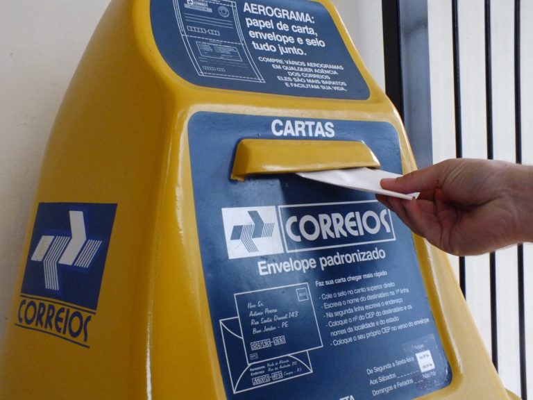 Kassab diz que Correios precisam cortar gastos ou empresa será privatizada