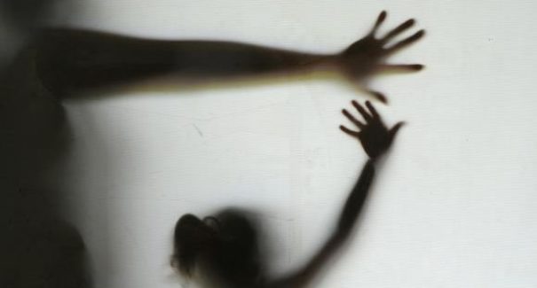Homem é preso suspeito de praticar abusos sexuais contra enteada de 13 anos