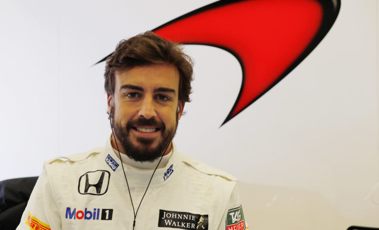 Alonso diz sentir falta de estar na briga por títulos e vitórias na Fórmula 1