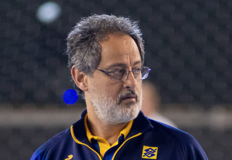 Novo técnico convoca equipe para o Mundial da França