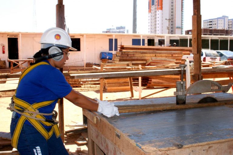 Mercado de trabalho continua discriminando mulheres, aponta pesquisa