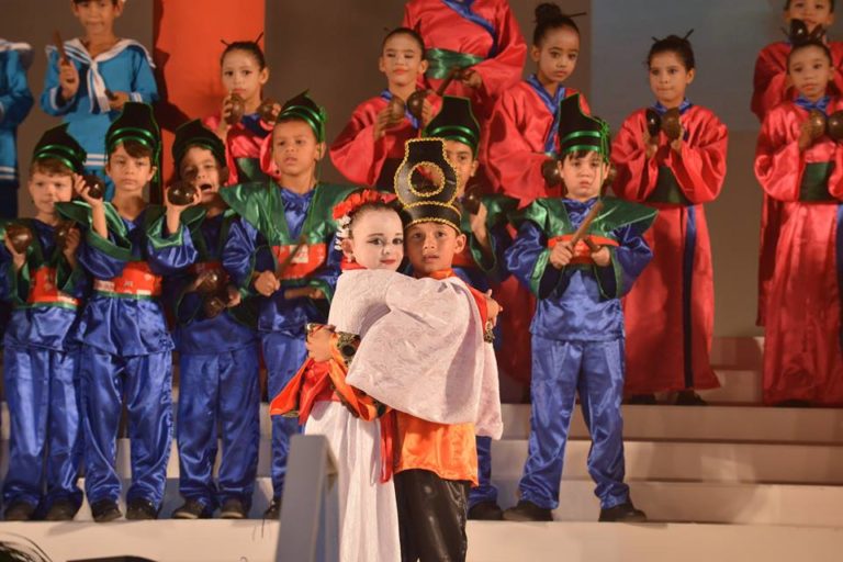 Crianças apresentam Madame Butterfly