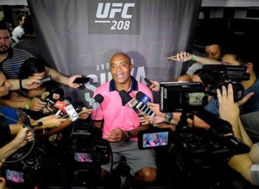Anderson Silva admite interesse em ‘se testar’ contra Conor McGregor no UFC