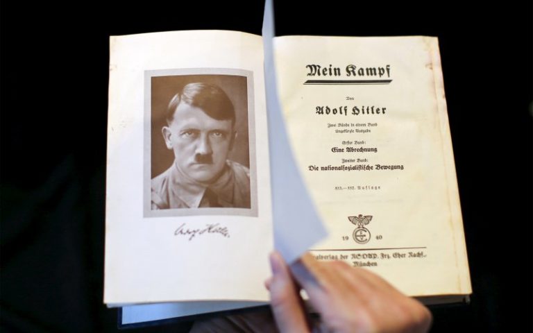 “Mein Kampf” de Hitler entre os livros mais vendidos na Alemanha