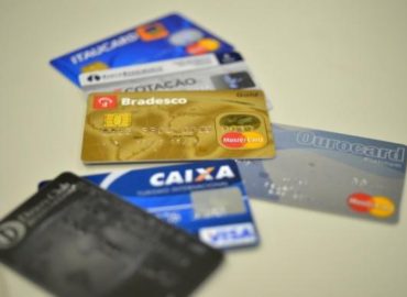 Despesa com juros do cartão de crédito pode cair em 70%