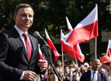 Presidente da Polônia rejeita aprovar casamento gay