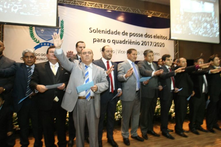 Edivaldo e vereadores tomam posse em São Luís