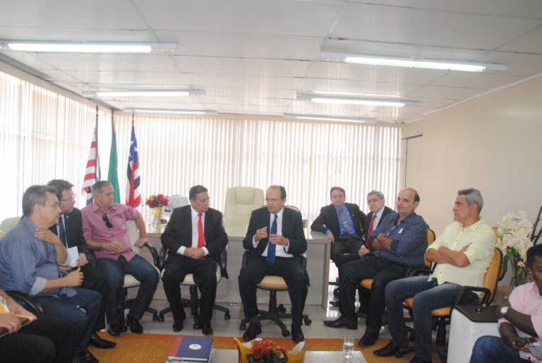 TCE e Famem selam parceria por prestação de contas