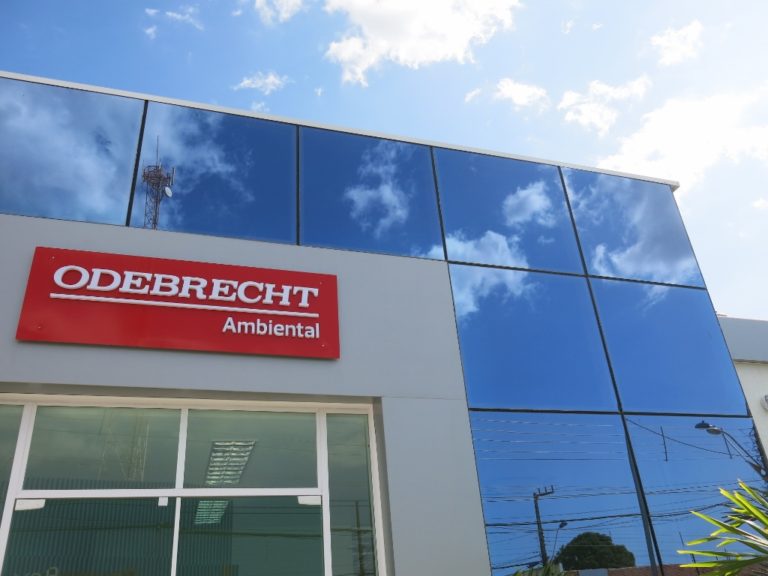 Procon multa Odebrecht por fornecer água imprópria para consumo