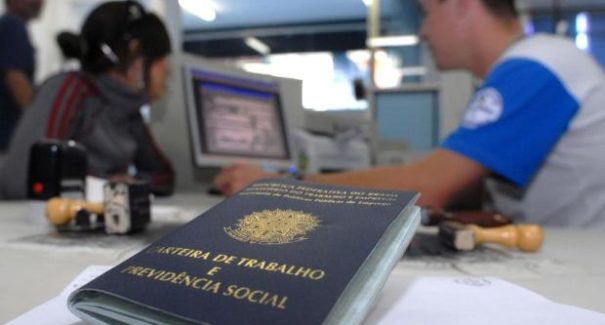 Governo federal estuda mudanças nas regras do seguro-desemprego