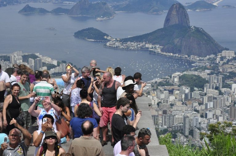 Brasil tem recorde de 6,6 milhões de turistas estrangeiros em 2016